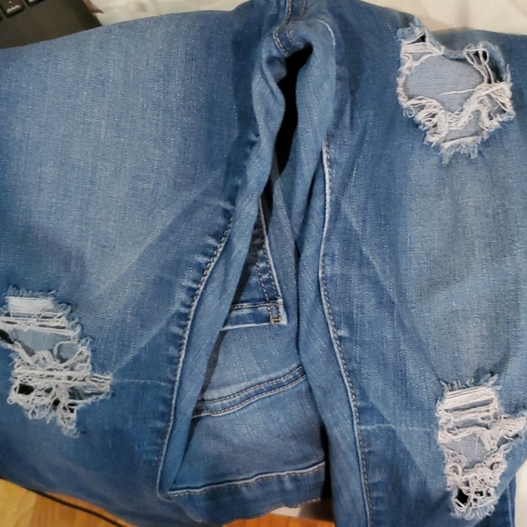 Refuge distressed skinny jeans💋 - Picture 3 of 5